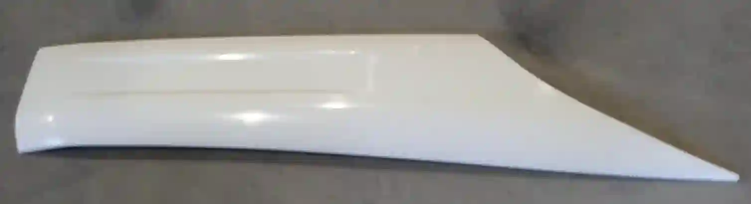 Moldura inferior de puerta derecha