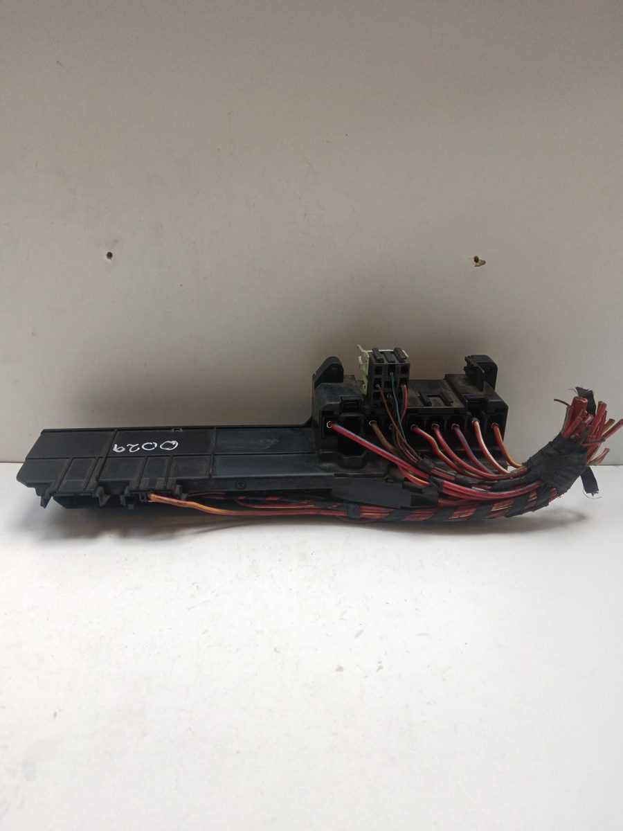 Caja Reles / Fusibles BMW Serie 5 Berlina (E60) 2003-2010 525d 2.5L 130kW 6114693245201