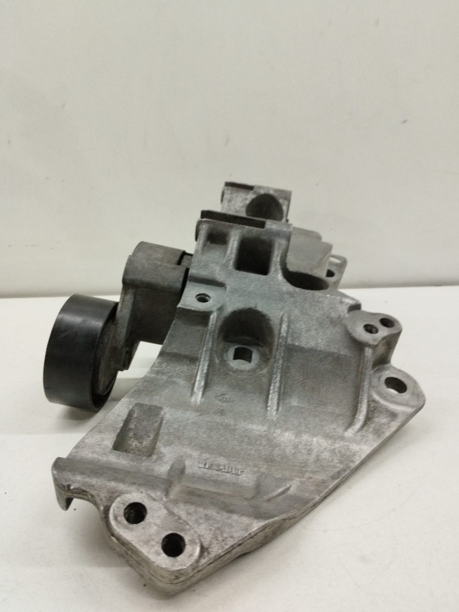 Soporte Alternador Renault Megane Iii Berlina 5 P 2008-2016 1.5 dCi Diesel CAT 8200669494