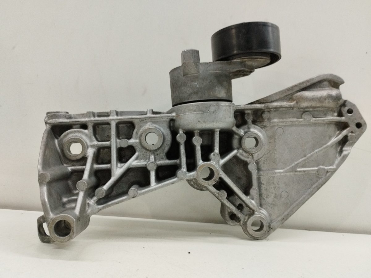Soporte Alternador Renault Megane Iii Berlina 5 P 2008-2016 1.5 dCi Diesel CAT 8200669494