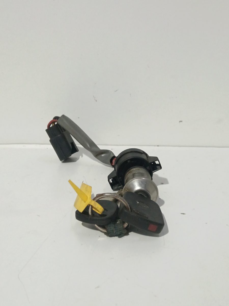 Llave de Arranque Ford Fiesta Berlina (DX) 1999-2002 Ambiente 1.8L 55kW