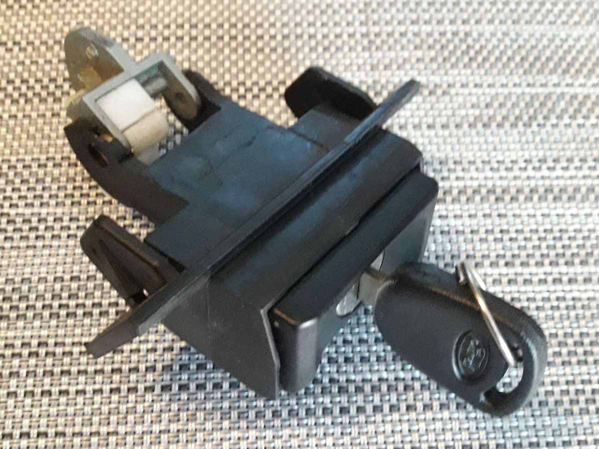 Cerradura De Baúl Ford Verona 1993 1996 Original
