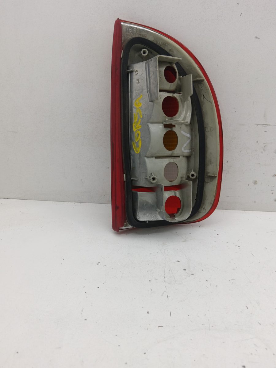 Farol Trasero Izquierdo Exterior Chevrolet Corsa B 1996-2000
