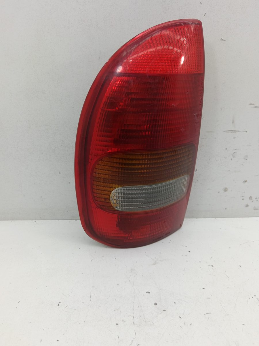 Farol Trasero Izquierdo Exterior Chevrolet Corsa B 1996-2000