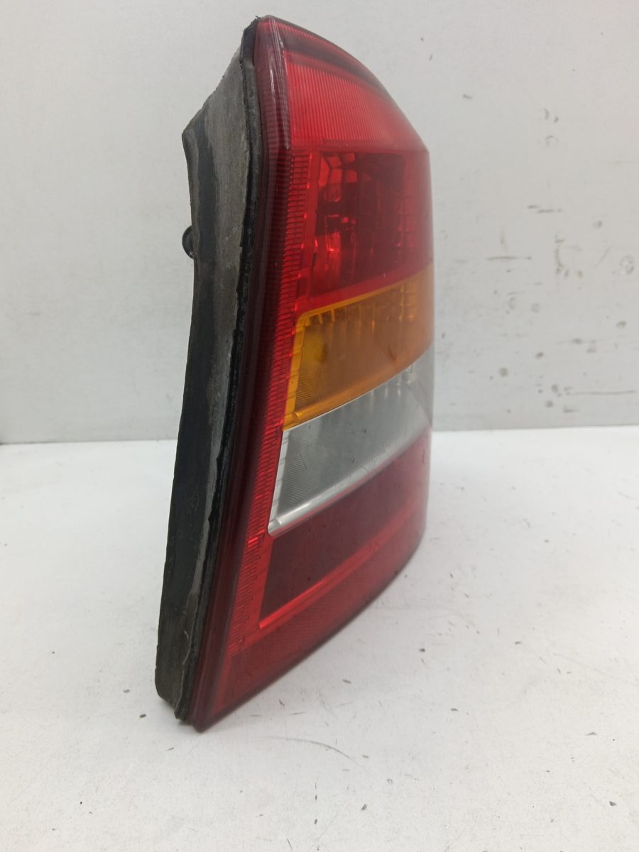 Farol Trasero Derecho Exterior Chevrolet Astra G Berlina 1998-2004 9042154401