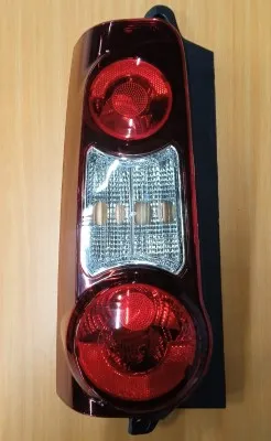 Faro trasero izquierdo