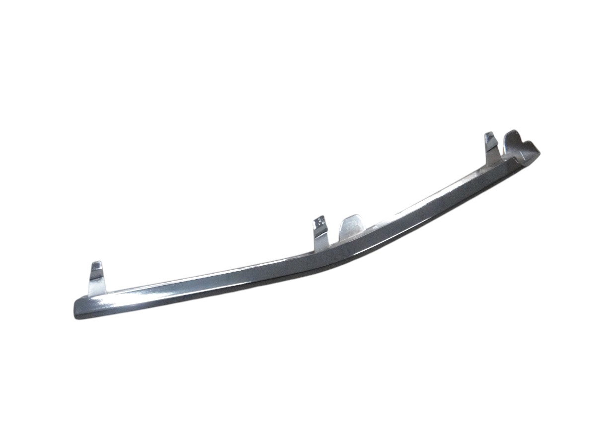 MOLDURA INF DER DEL MATRICULA*CHEVROLET MONTANA 2023/