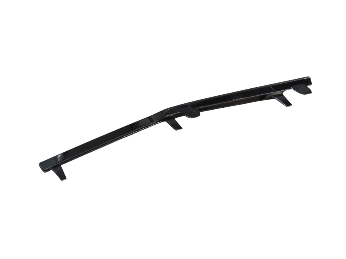 MOLDURA INF DER DEL MATRICULA*CHEVROLET MONTANA 2023/