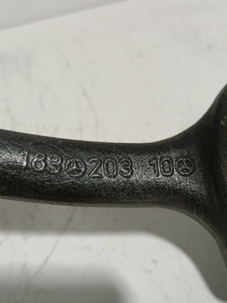 Parrilla de Suspension Inferior Delantera Izquierda Mercedes-Benz Clase C (W203) Berlina