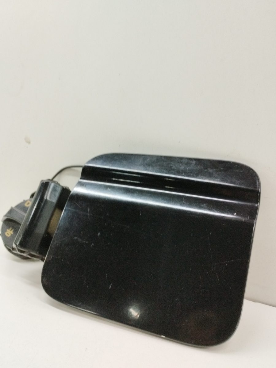 Tapa Exterior Combustible Kia Cerato 2004-2007 CRDI 695102F000