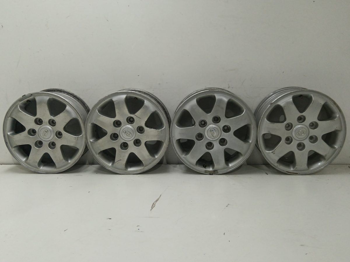 Juego De Llantas Kia Carnival 2006-2012 CRDi VGT Active 529104D100