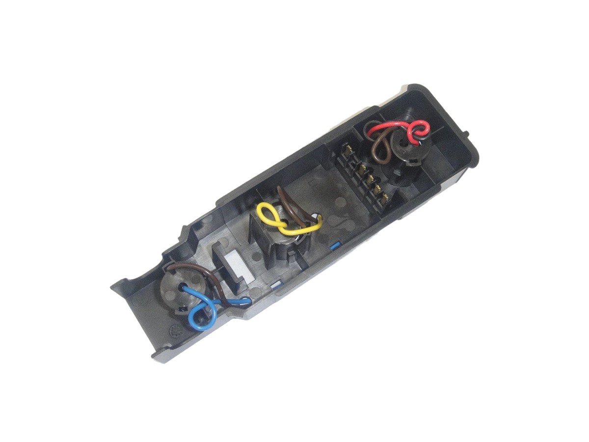 PORTA LAMPARA FARO TRASERO CHEVROLET CORSA SEDAN/5P/WAG/ IZQ