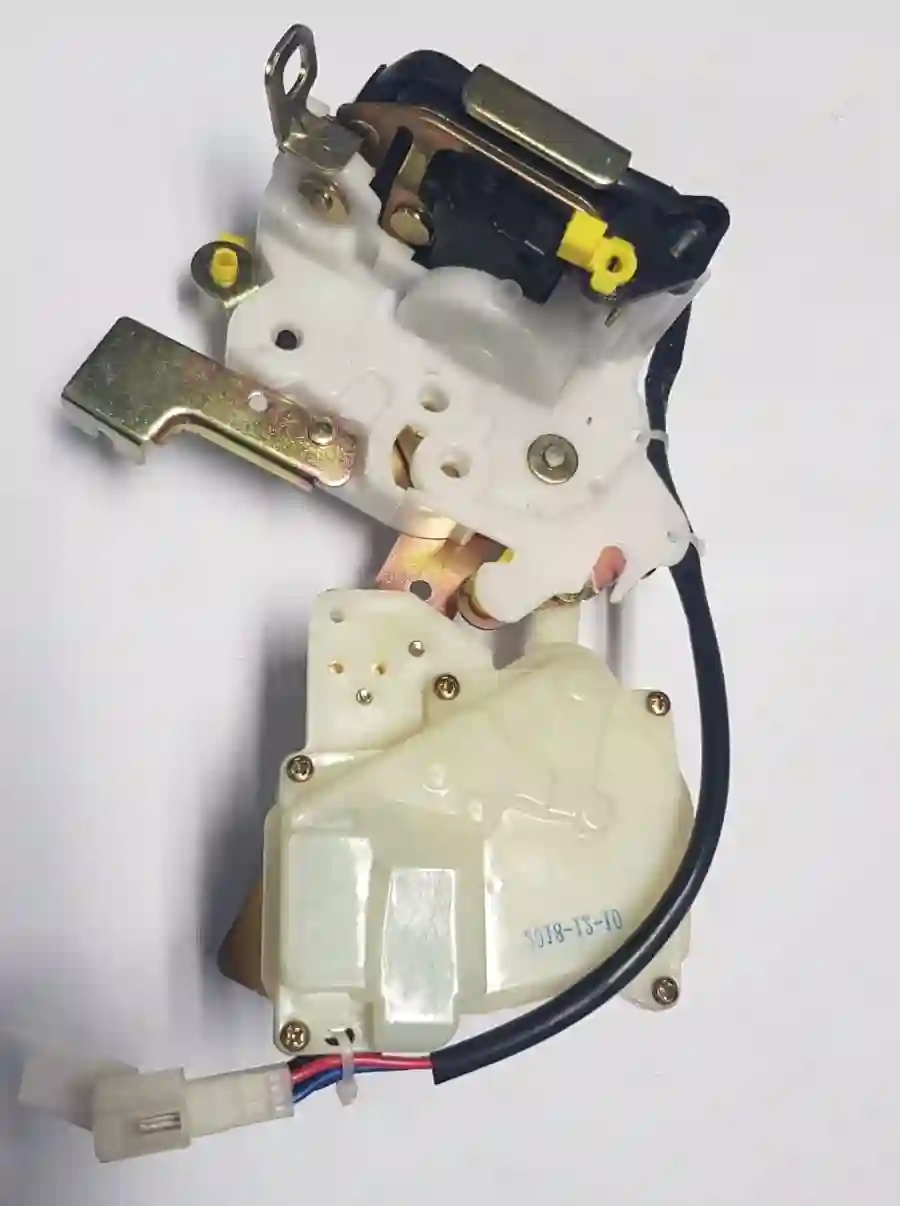 Cerradura de puerta delantera izquierda eléctrica