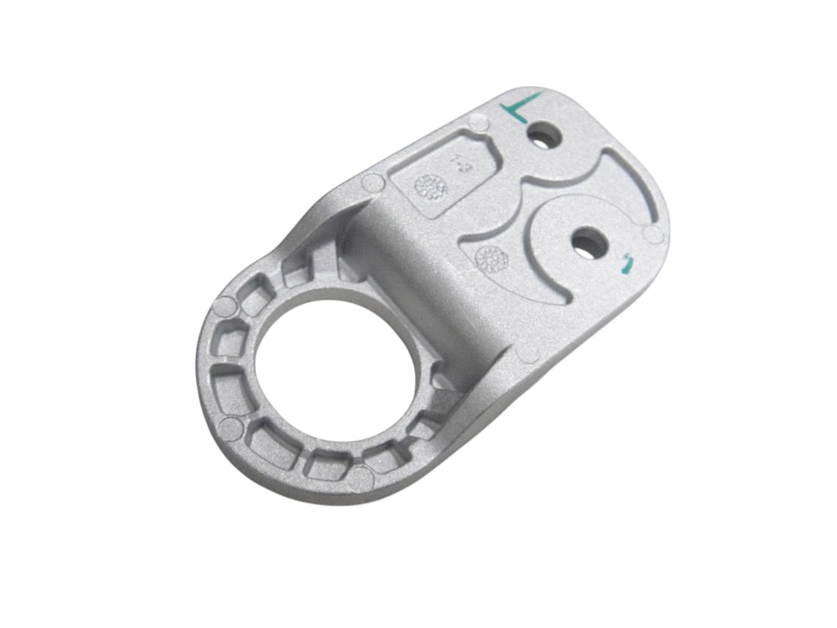 SOPORTE INF DER RADIADOR *CH TRACKER 2021/MONTANA 2023/