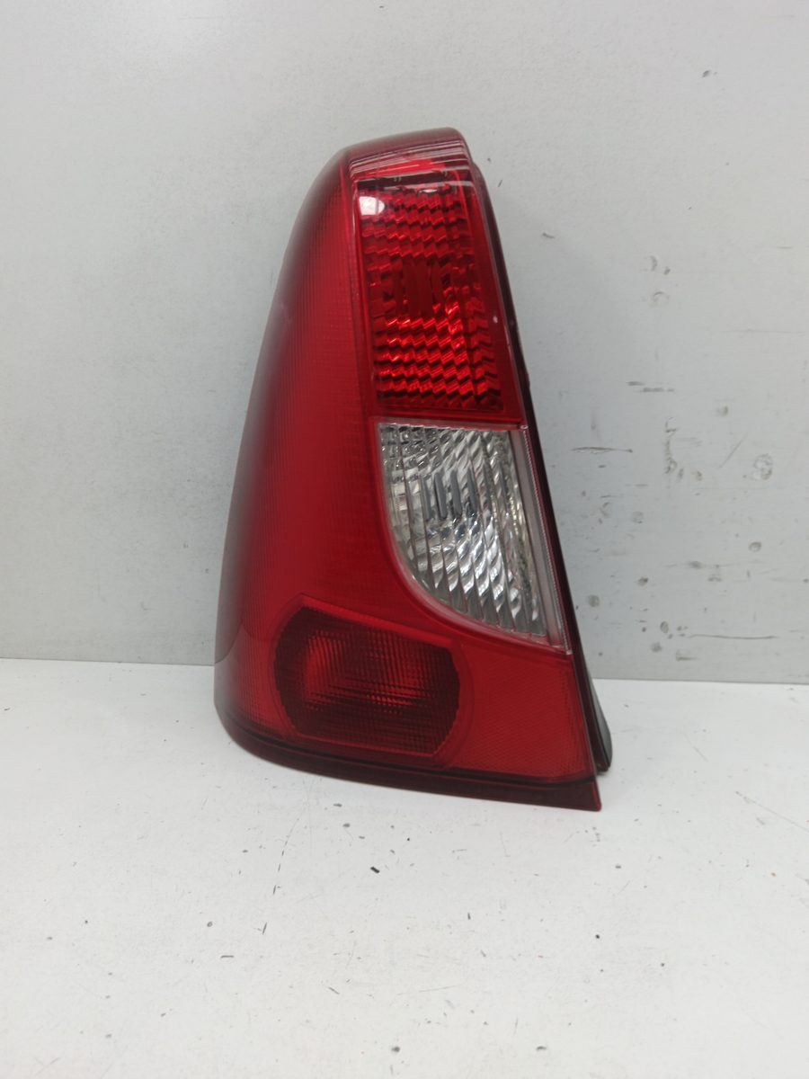 Farol Trasero Izquierdo Exterior Renault Logan 2005-2012 Laureate