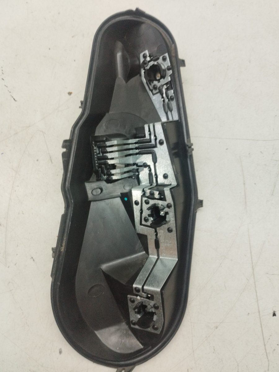 Porta Lampara Trasero Derecho Peugeot 107 2005-2014 / DV4TD) 25688002