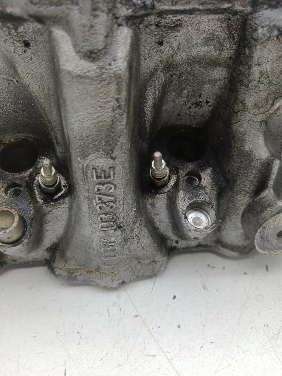 Tapa De Cilindros Volkswagen Polo (9N1) 2001-2005 1.9 SDI 1.9L 47kW 038103373E