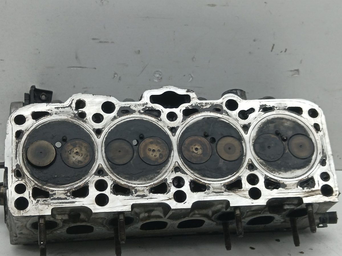 Tapa De Cilindros Volkswagen Polo (9N1) 2001-2005 1.9 SDI 1.9L 47kW 038103373E