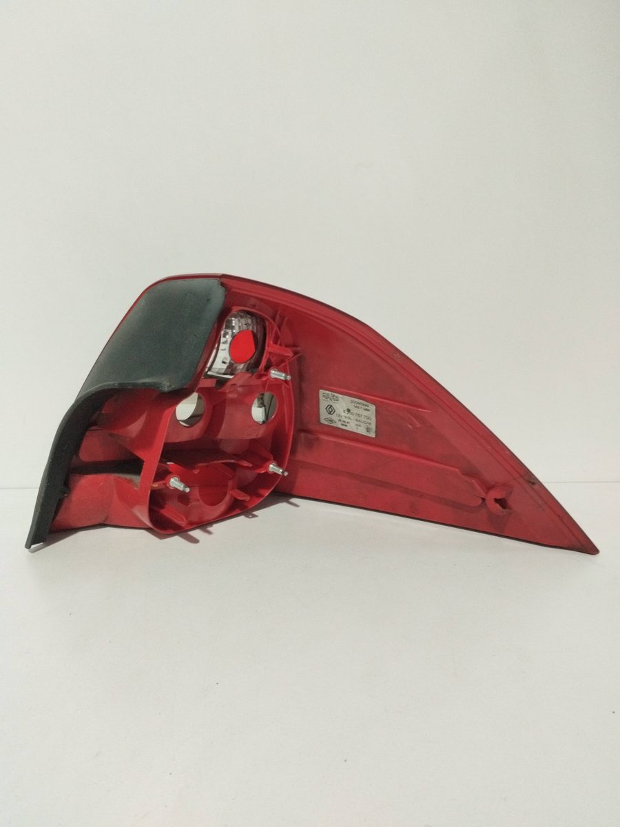 Farol Trasero Izquierdo Exterior Renault Megane II Classic Berlina 2003-2010 8200757700