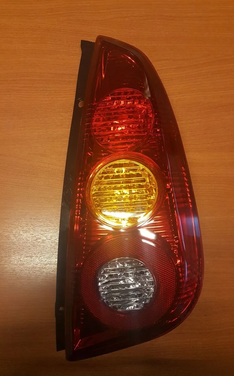 Farol trasero derecho