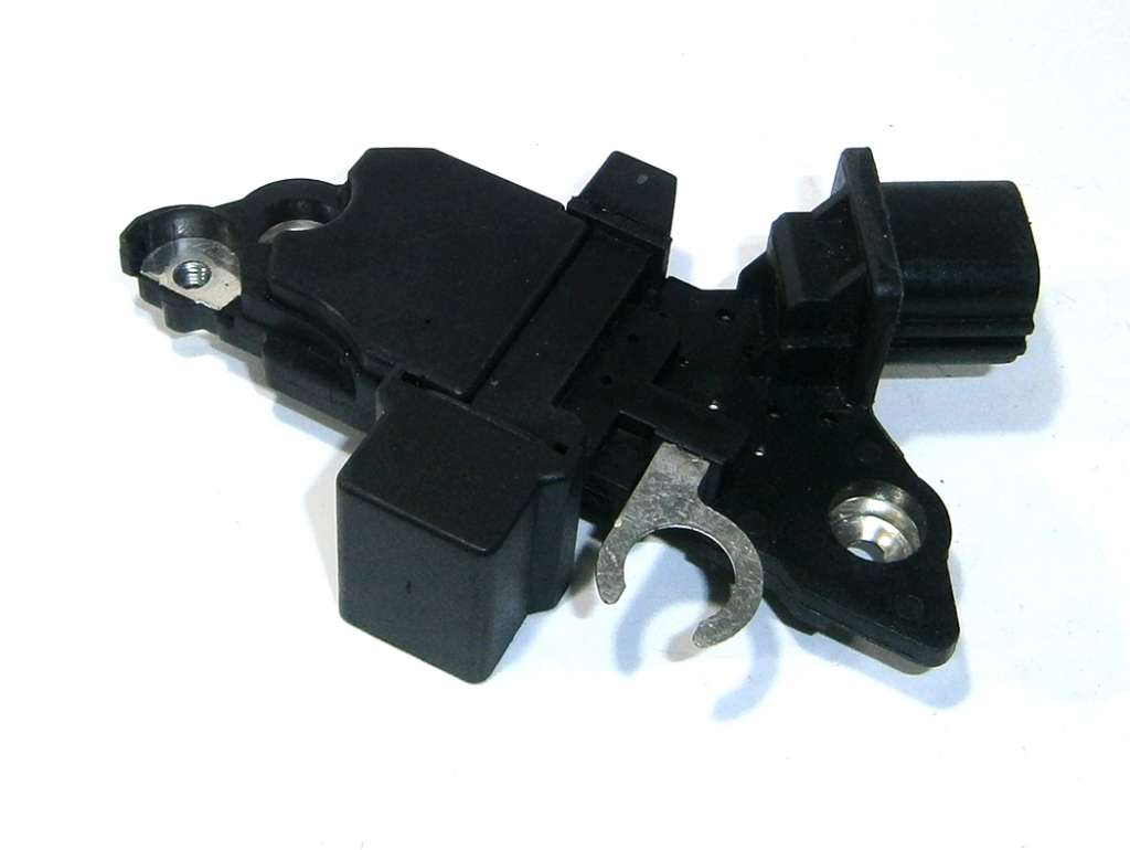 REGULADOR ALTERNADOR BOSCH TO HILUX 05/..