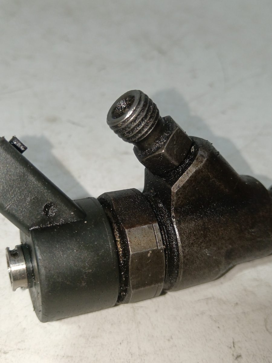 Inyector Lancia Zeta 1995-2002 2.0 16V CAT 2.0L 97kW 0445110008