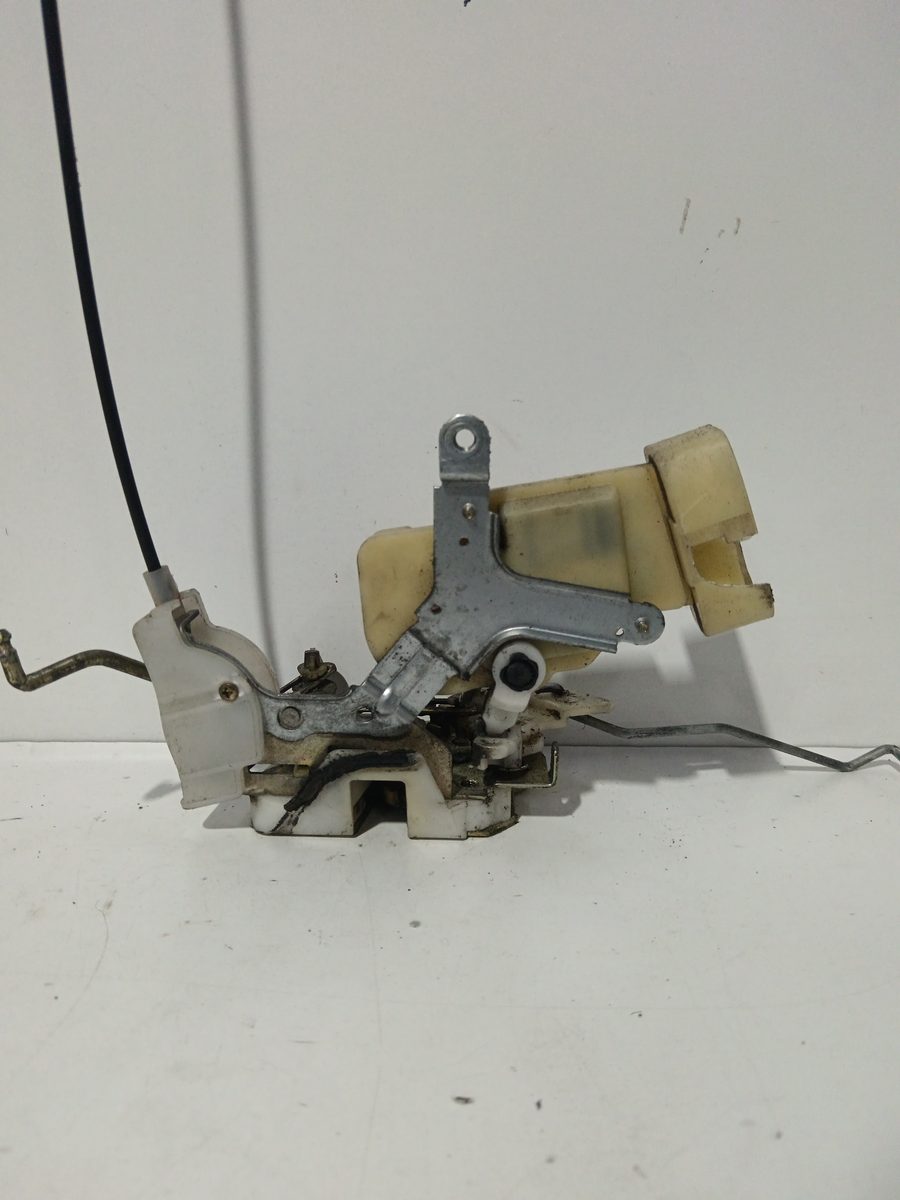 Cerradura Puerta Delantera Izquierda Toyota Yaris (NCP1/NLP1/SCP1) 1999-2005 Linea Terra