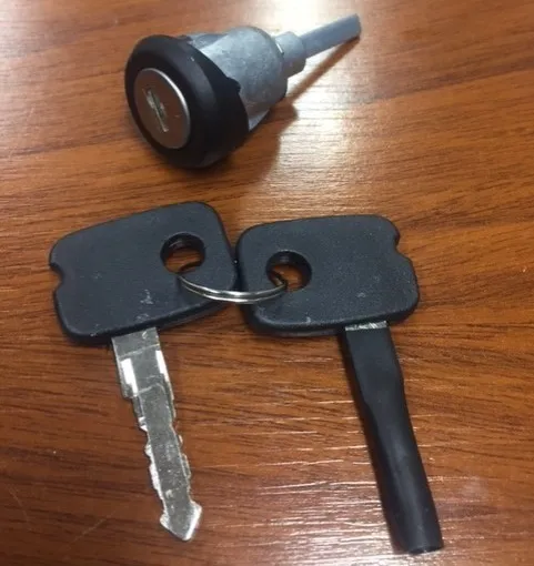 Cilindro de cerradura de baúl con llave