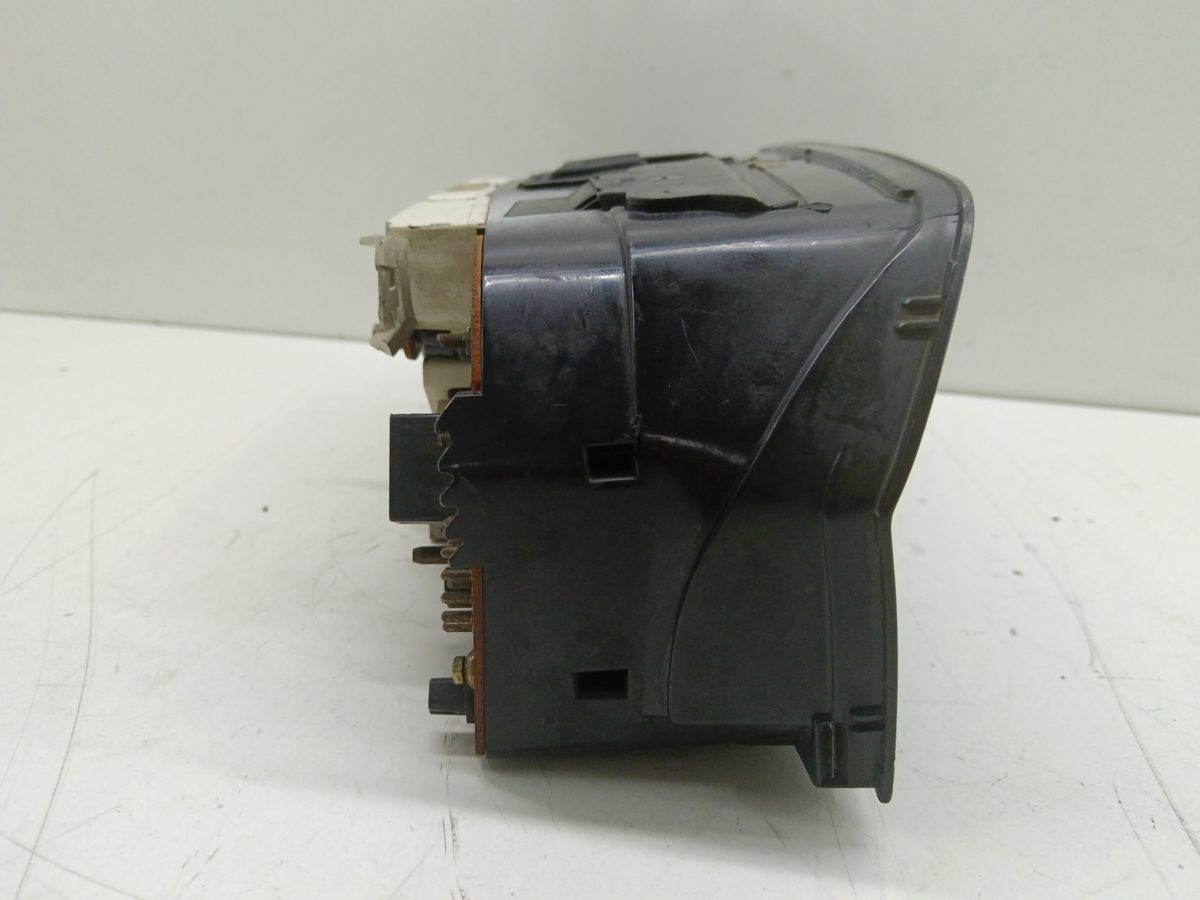 Tablero de Instrumentos Mercedes-Benz Clase C (W201) Berlina 1982-1993 2,3 2015421316