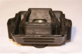 SOPORTE MOTOR DEL IZQ CITROEN AX 89 GSP