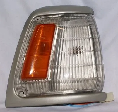 Faro delantero derecho Toyota Hilux