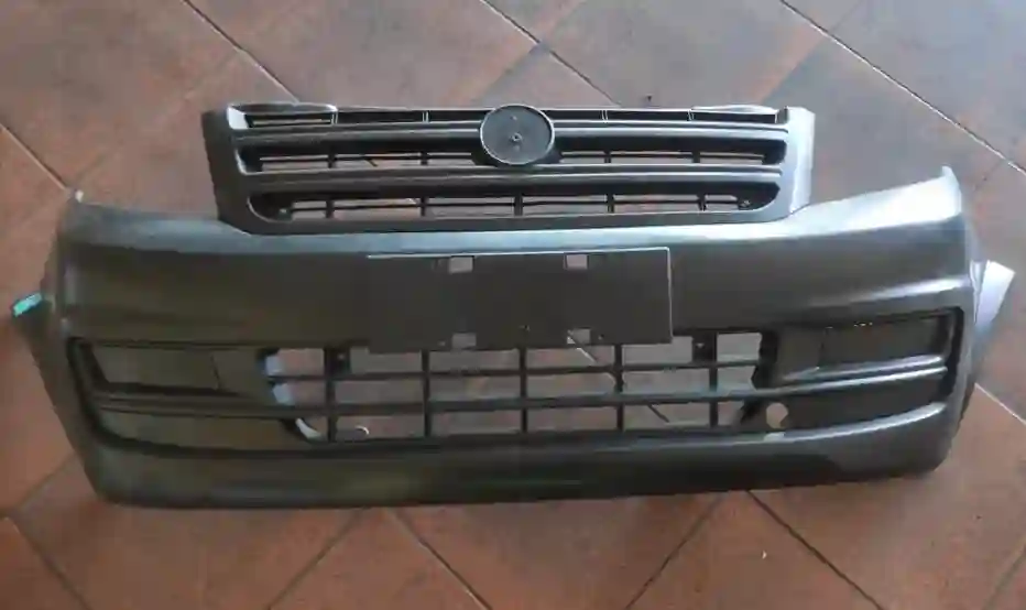 Paragolpe delantero con careta para DFSK K01S, K02S, K05S sin orificio para cámara
