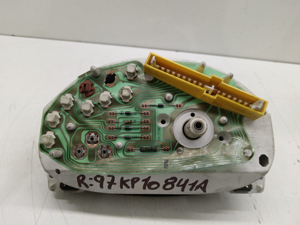 Tablero de Instrumentos Ford Ka (CCQ) 1996-2008 1.3 CAT 1.3L 51kW 97KP10841A