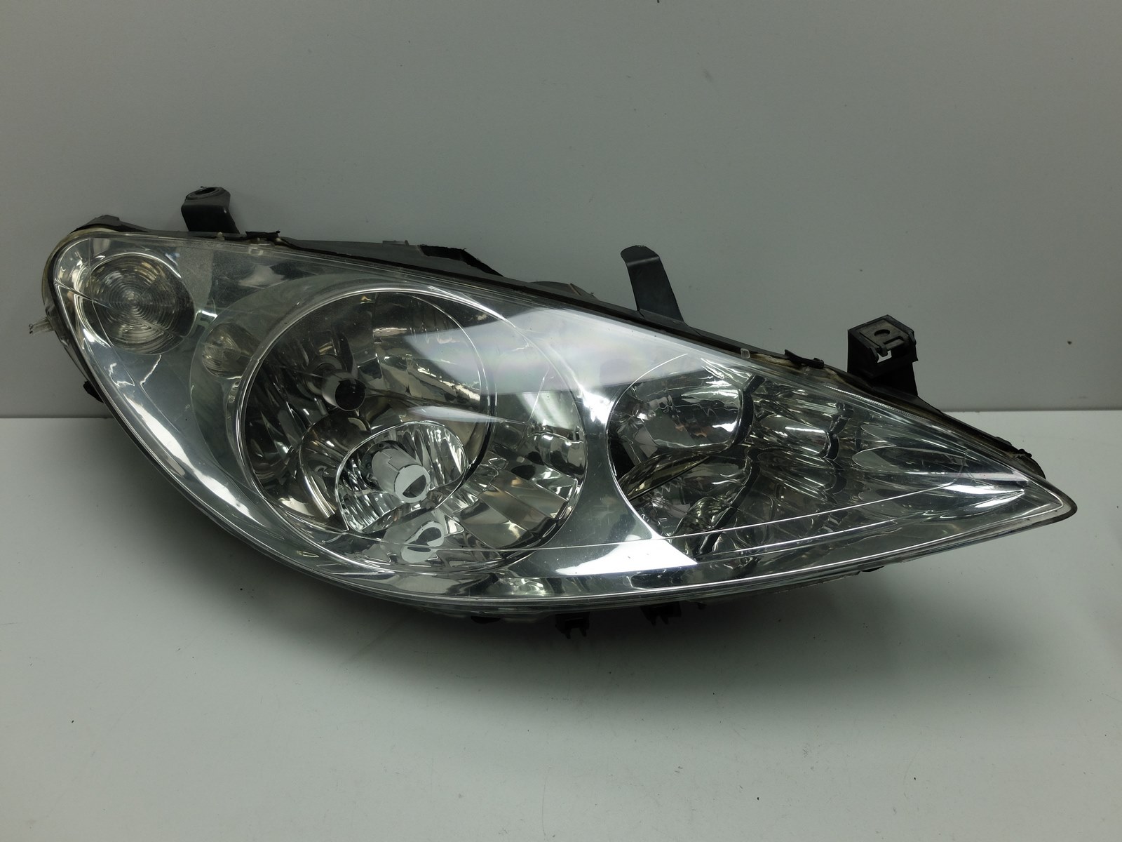 Semi óptica Peugeot 307 derecha H7/H1/H1
