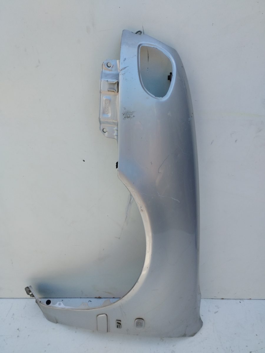 Guardabarro Delantero Izquierdo Toyota Corolla (E11) 1997-2000 Linea Luna (3-ptas.)