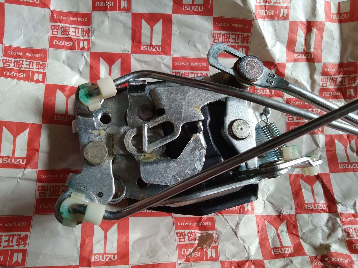 Cerradura De Puerta Isuzu Kb 21 26 Derecha 81 86