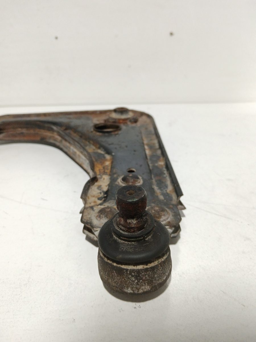Parrilla de Suspension Inferior Trasera Derecha Ford Fiesta Berlina 1995-1999