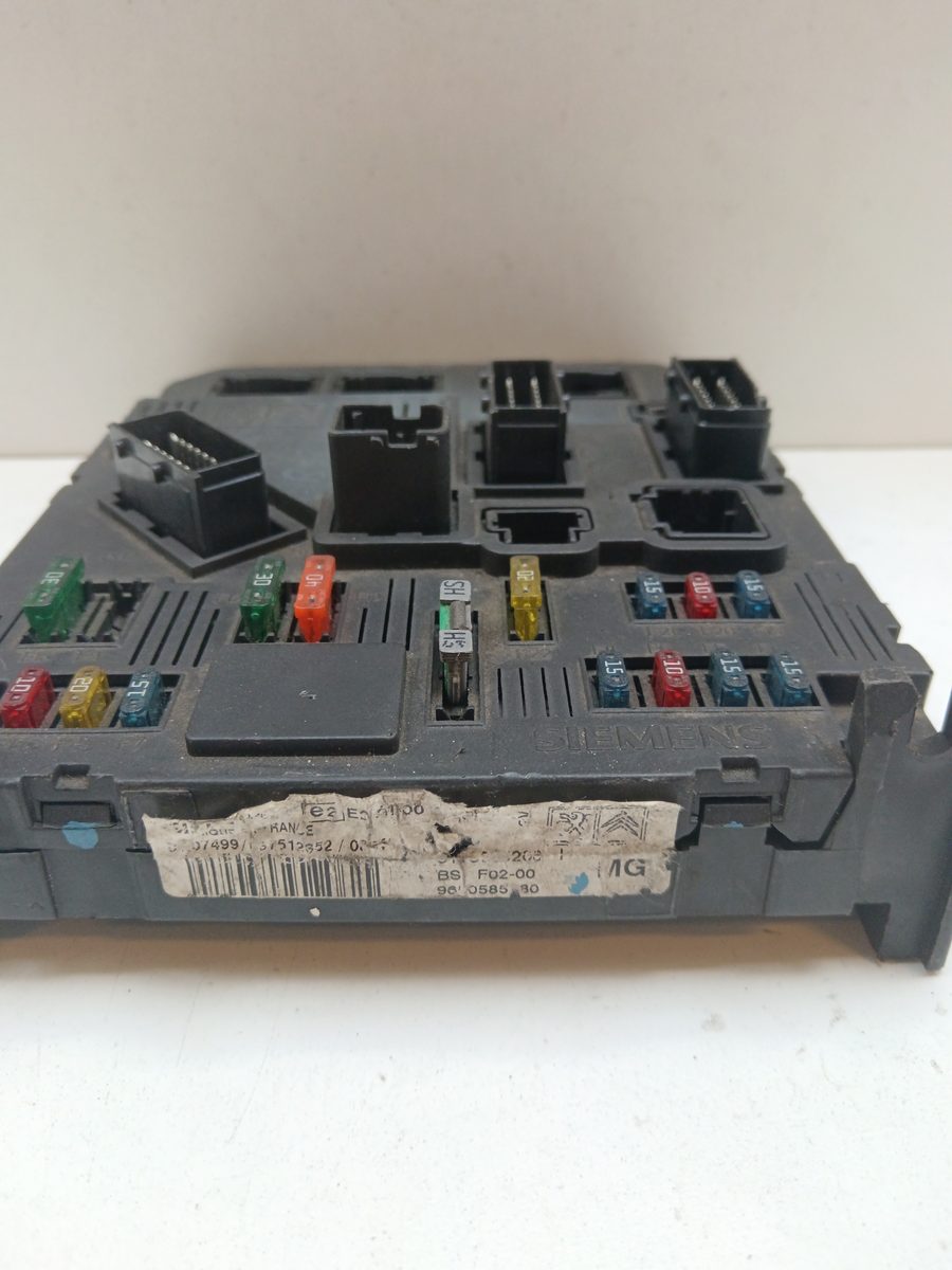 Caja Reles / Fusibles / Modulo Bsi Citroën C3 1995-2010 1.4 HDi 1.4L 50kW 9650585780