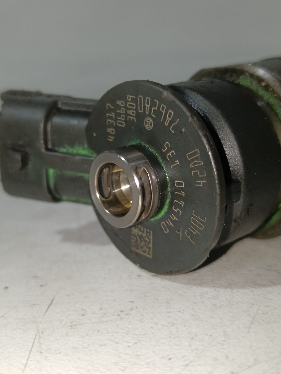Inyector Peugeot 206 Berlina 1998-2010 1.4 HDi 1.4L 50kW 0445110135