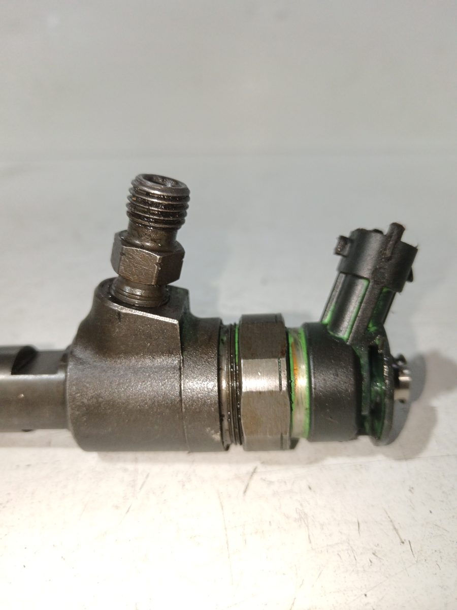 Inyector Peugeot 206 Berlina 1998-2010 1.4 HDi 1.4L 50kW 0445110135