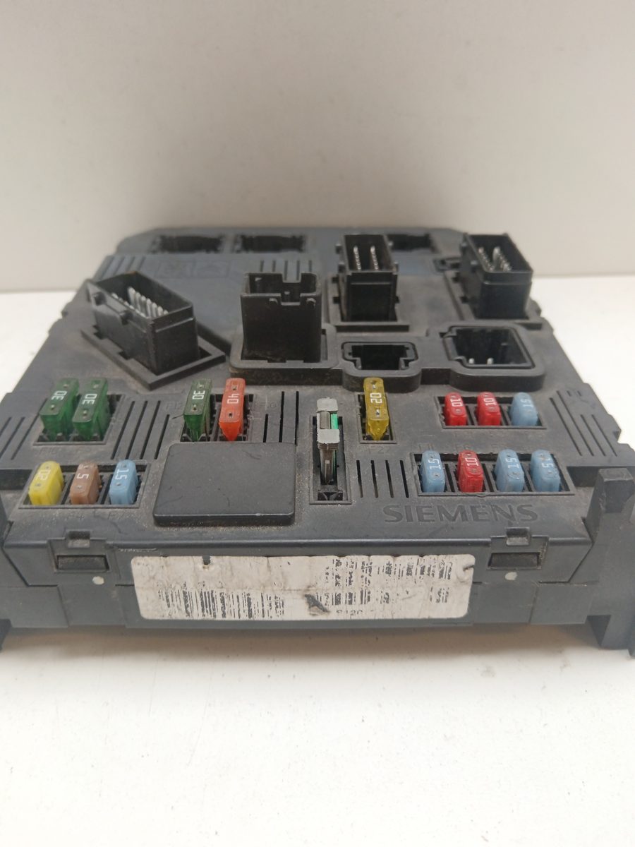 Caja Reles / Fusibles / Modulo Bsi Peugeot 206 Berlina 1998-2010 XS 1.6L 80kW 9645747480