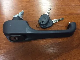 Manija de puerta exterior delantera derecha