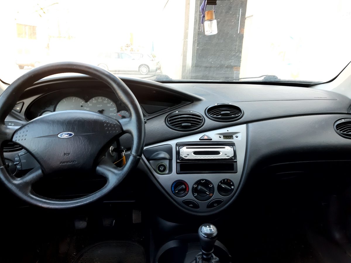 Rejilla de Torpedo Ford Focus Berlina (CAK) 1998-2004 Ambiente A02217AB