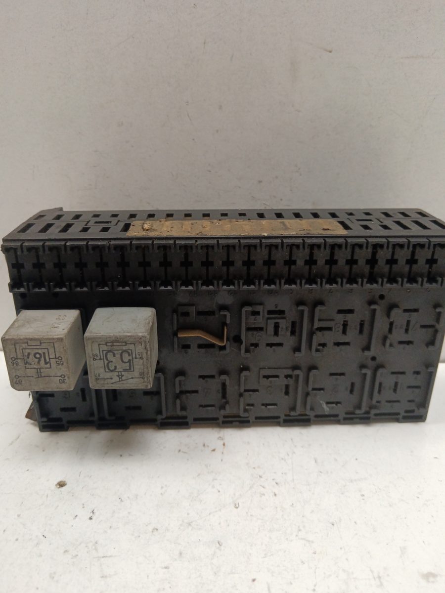 Caja Reles / Fusibles Volkswagen Polo (9N1) 2001-2005 Conceptline 1.9L 47kW 357337039