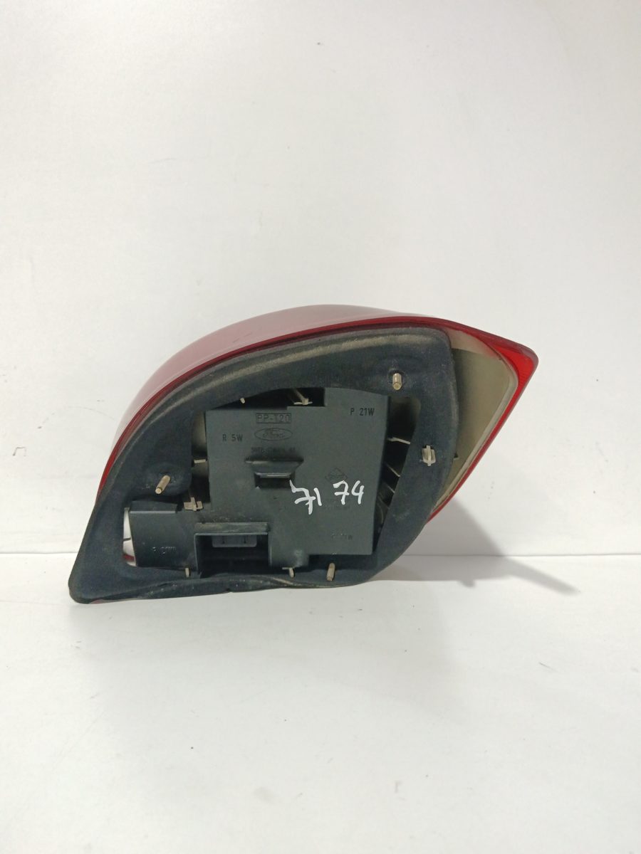 Farol Trasero Izquierdo Exterior Ford Fiesta Berlina (DX) 1999-2002 Ambiente 96FG13N004BA