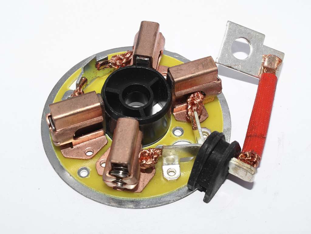PORTACARBON ARRANQUE BOSCH MB /VO/CASE 12V