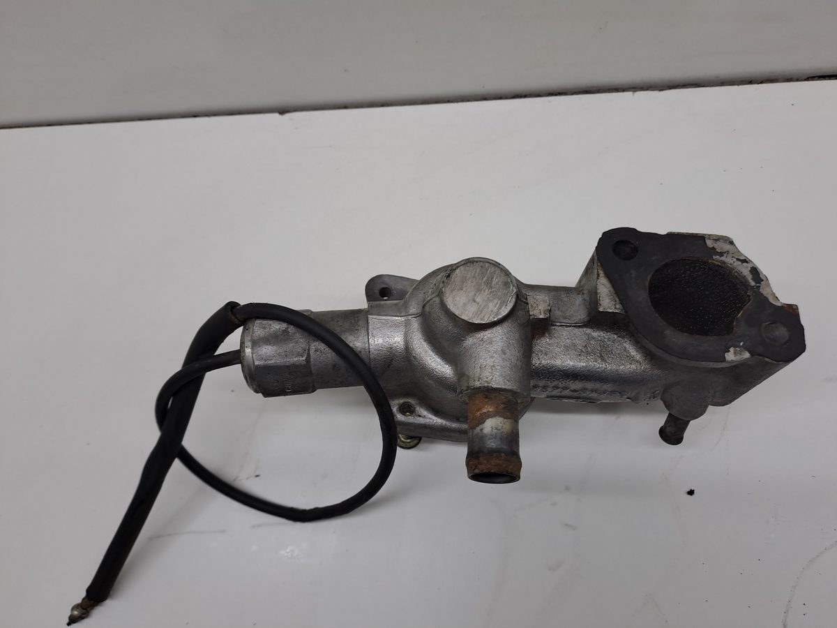 Cuerpo de Termostato Ford Fiesta Berlina (DX) 1999-2002 1.8 Diesel CAT 1.8L 44kW 89FF9K478