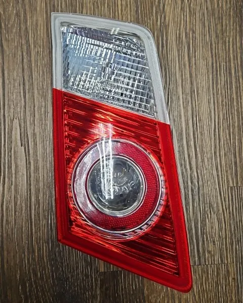 Faro trasero izquierdo