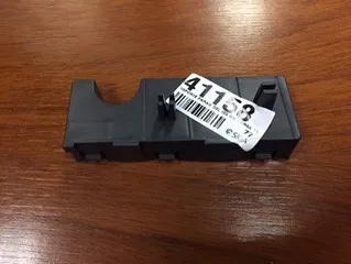 Soporte de paragolpes delantero izquierdo