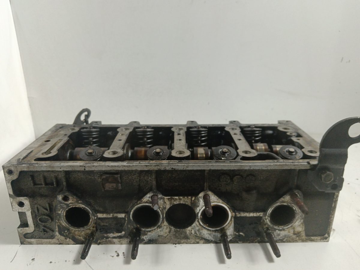 Tapa de Cilindros Peugeot 206 Berlina 1998-2010 XT 1.4L 55kW 9627748110